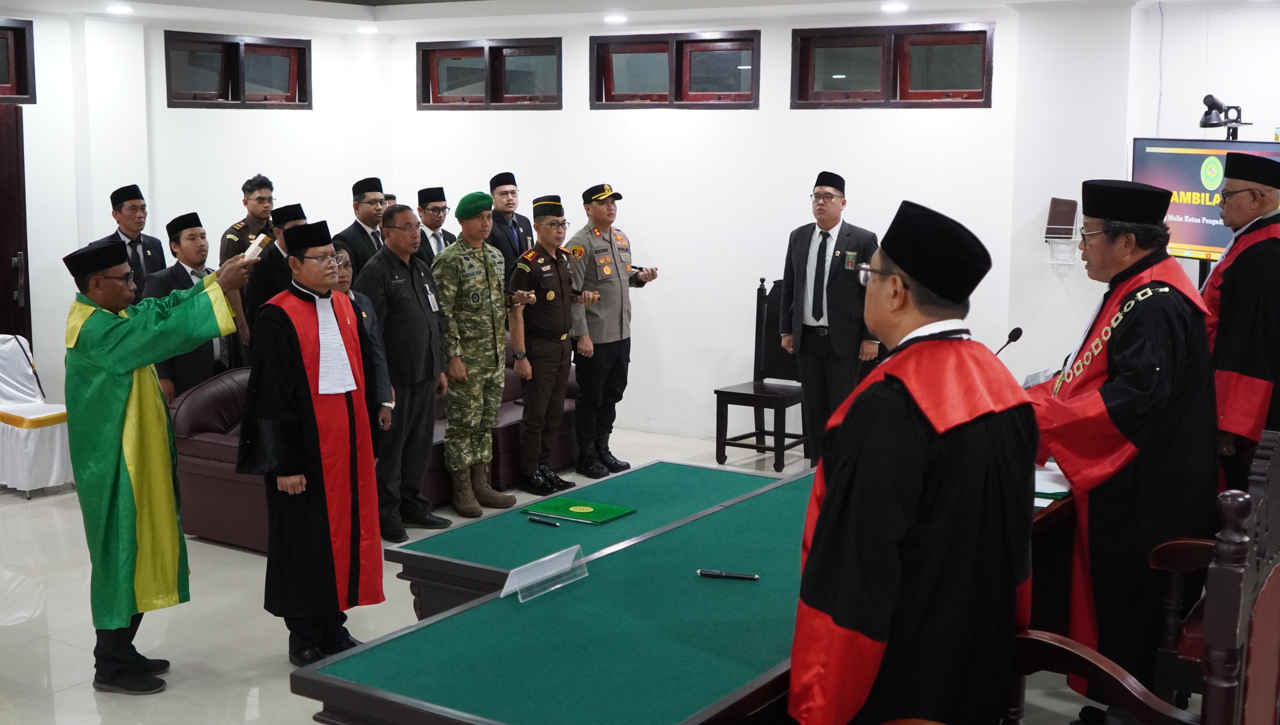  Pimpin Pelantikan KPN Tobelo, Ketua PT Maluku Utara Tekankan Integritas dan Filosofi Marimoi Ngone Futuru