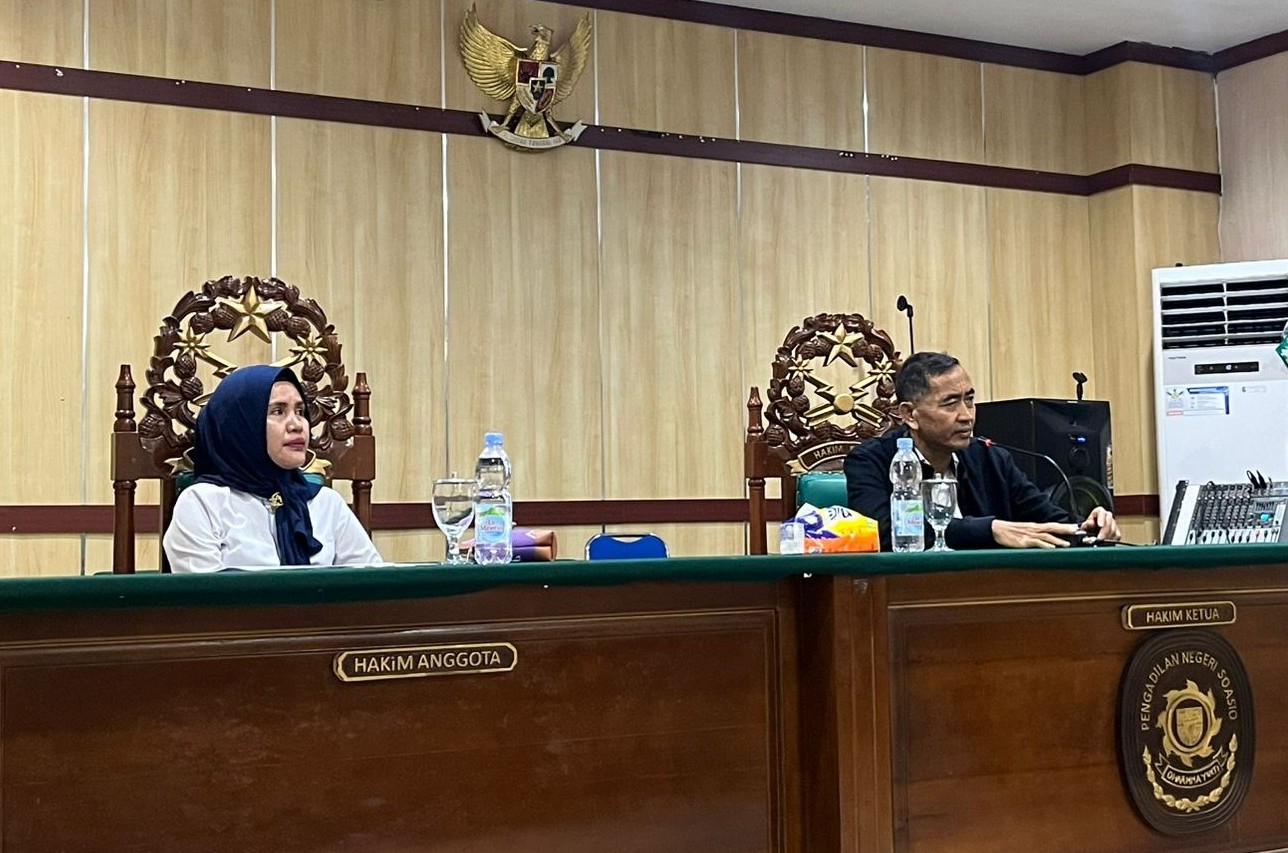 width: 100%; height: auto