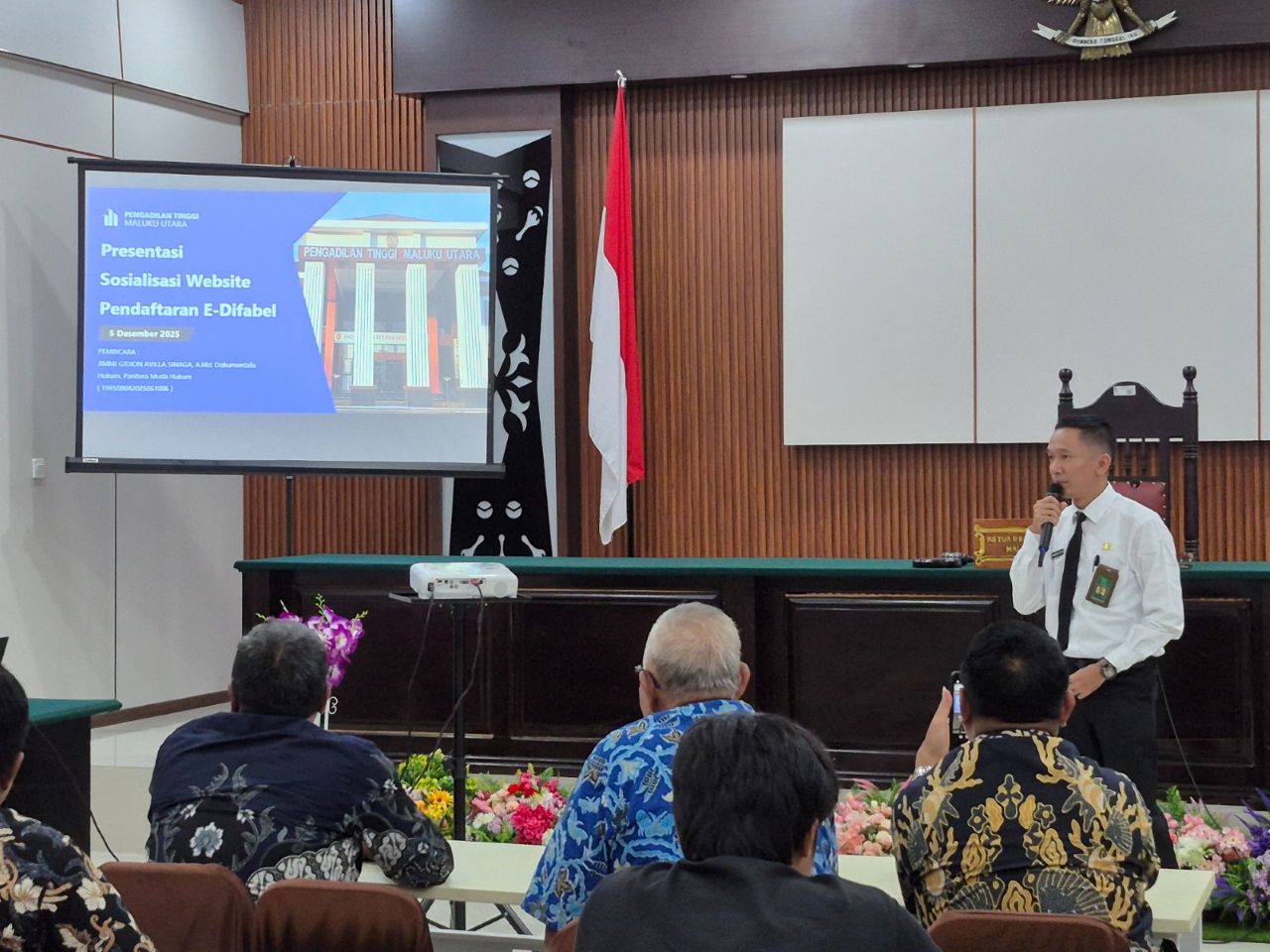 width: 100%; height: auto;