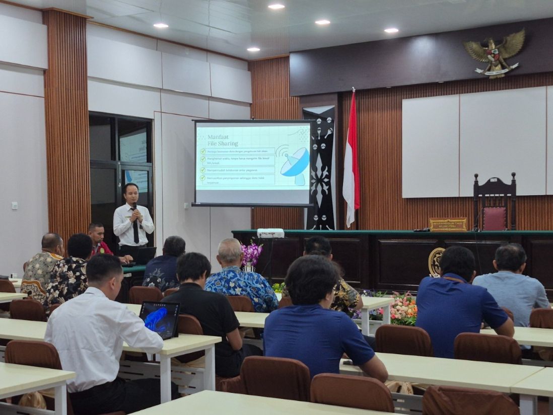 width:100%; height:auto;