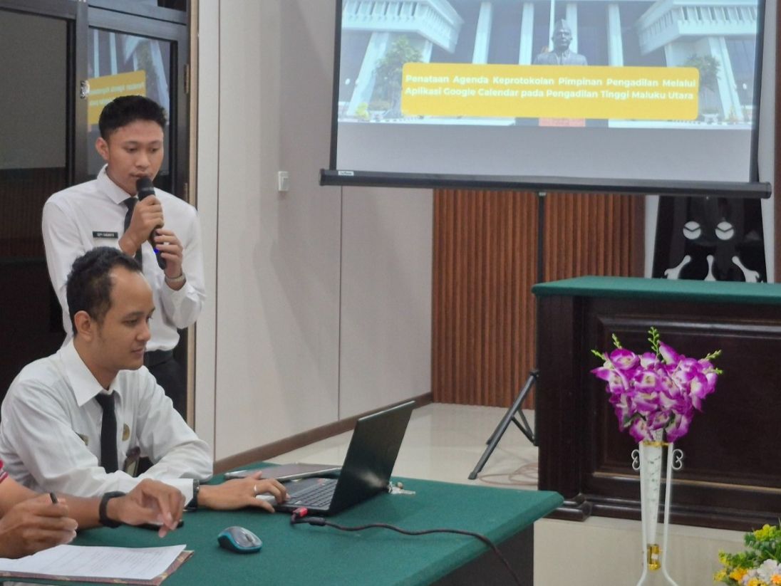 width:100%; height:auto;