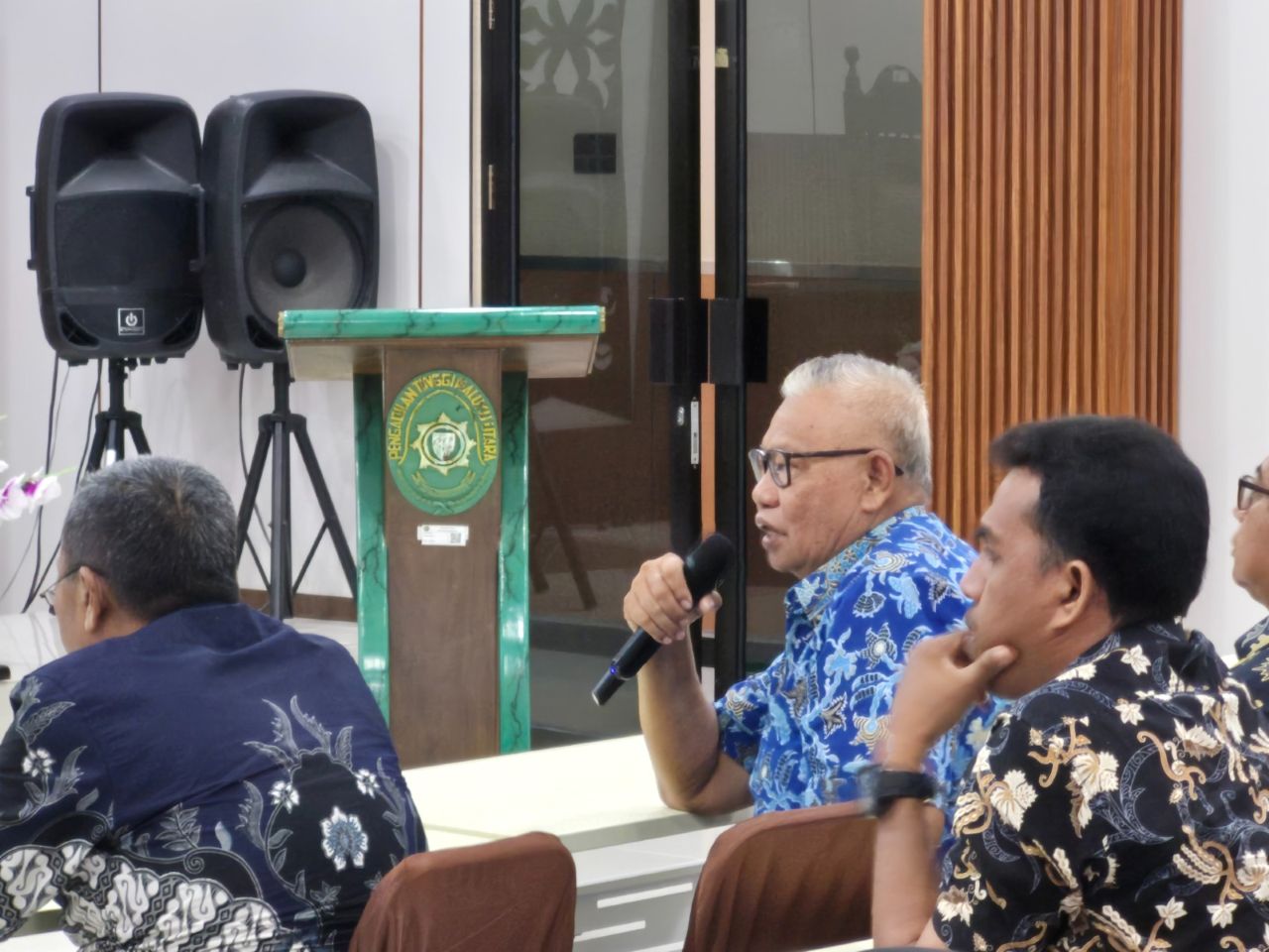 width:100%; height:auto;