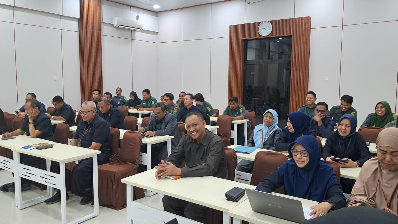 width:100%; height:auto