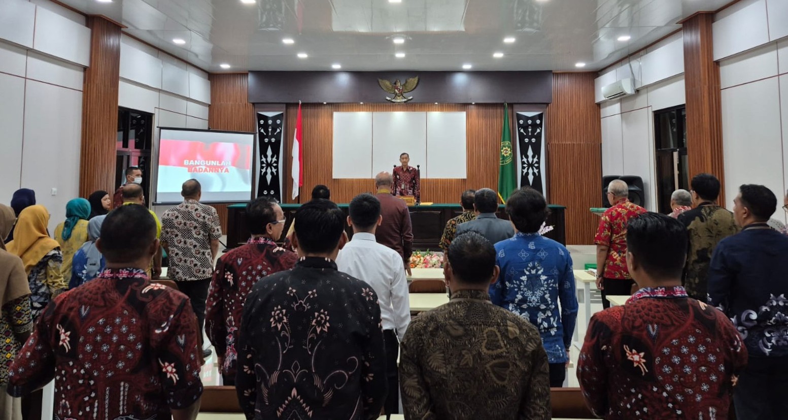 width:100%; height:auto