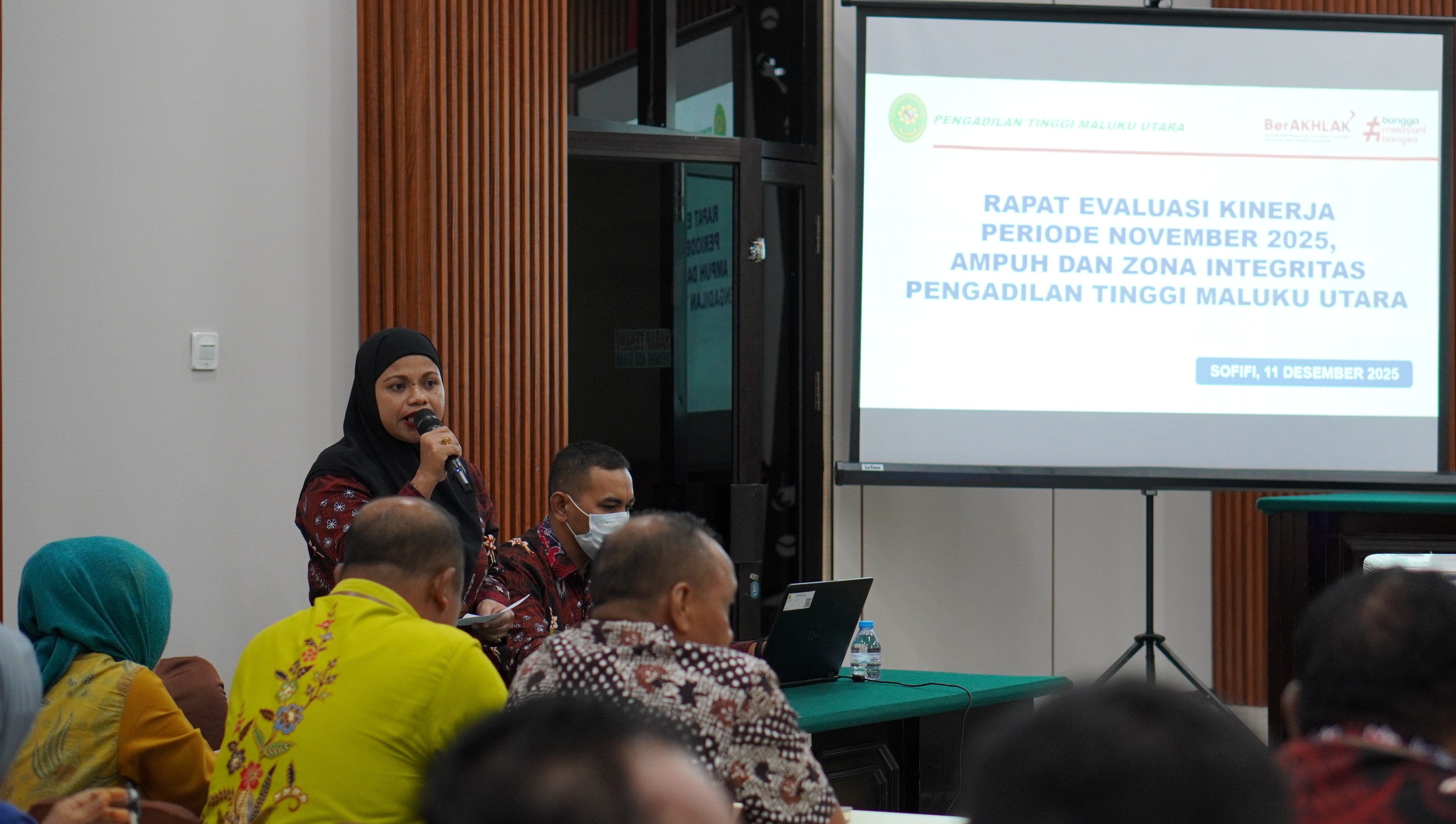 width:100%; height:auto