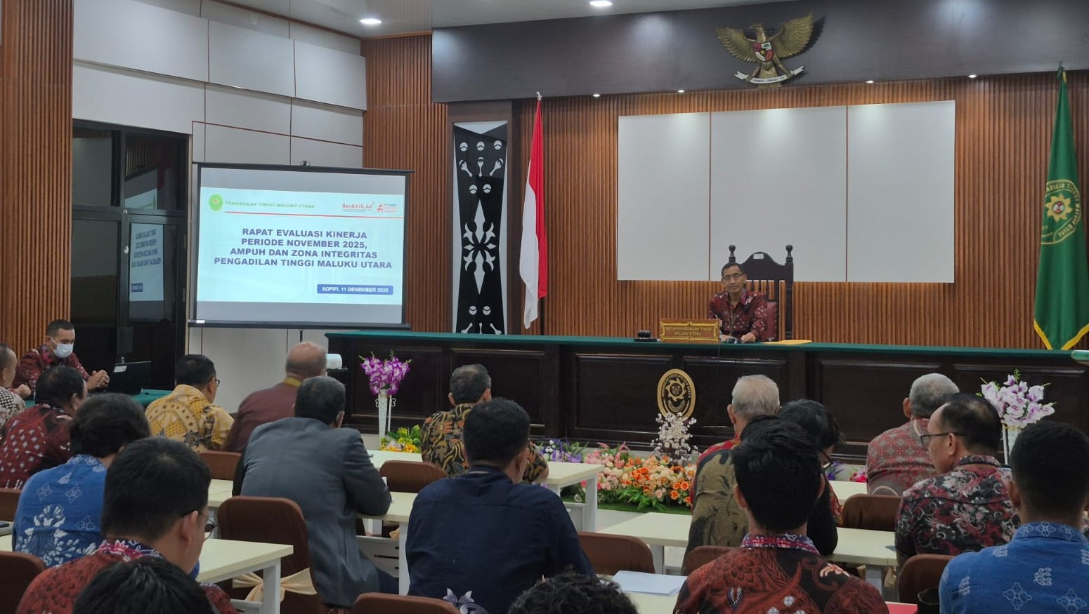 width:100%; height:auto