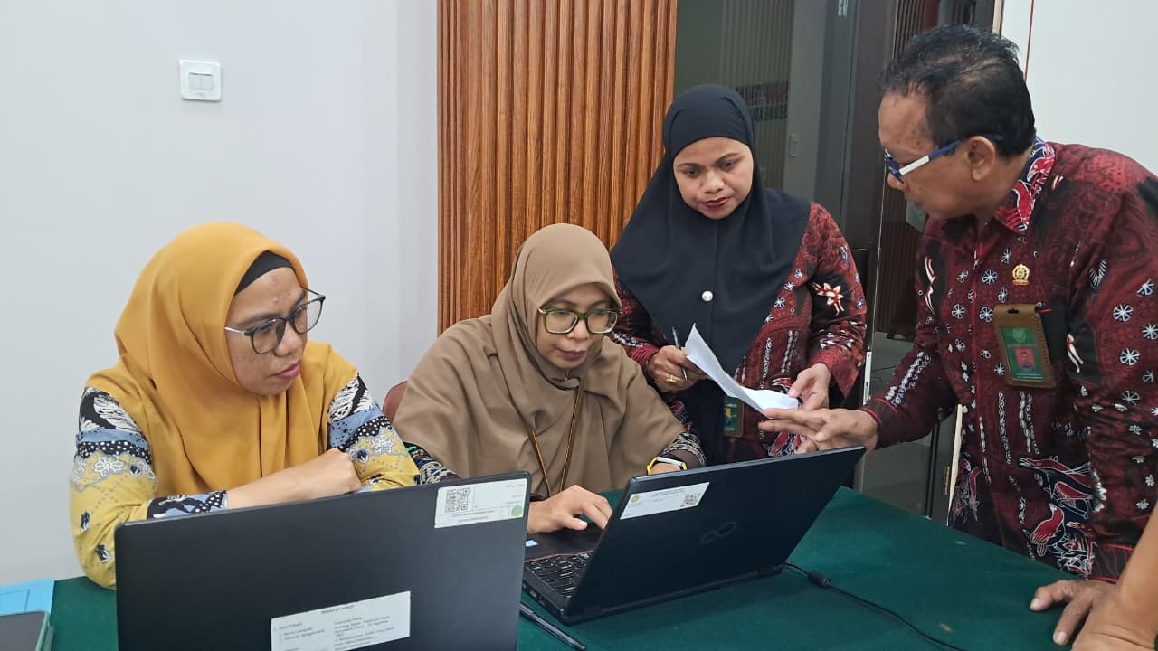 width:100%; height:auto