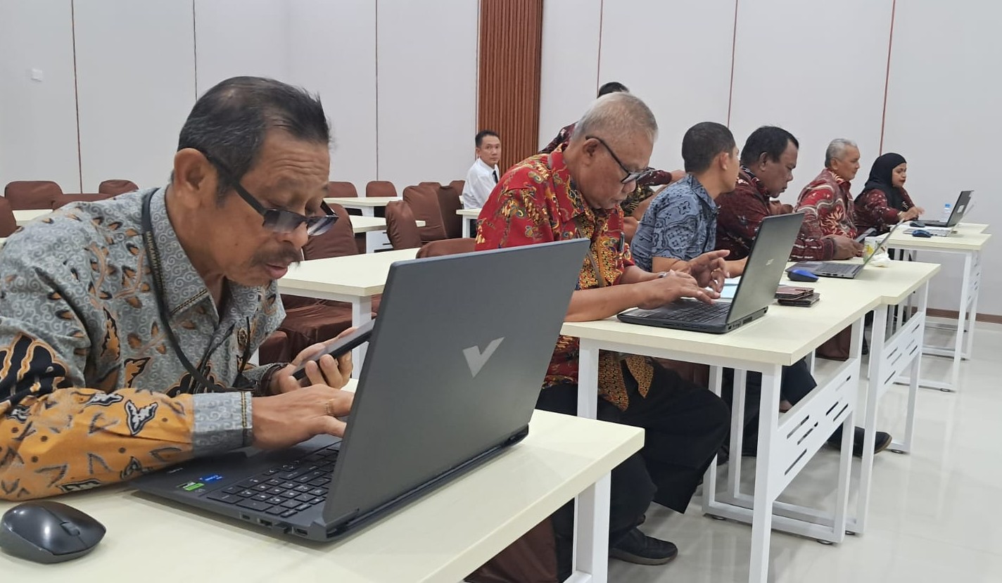 width:100%; height:auto